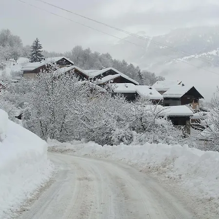 Frühstückspension Gite-auberge De Montvilliers 2*